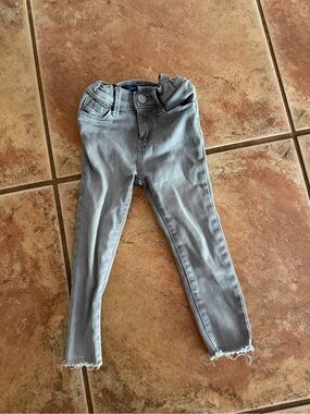 The children's place 3T grey girls skinny jeans